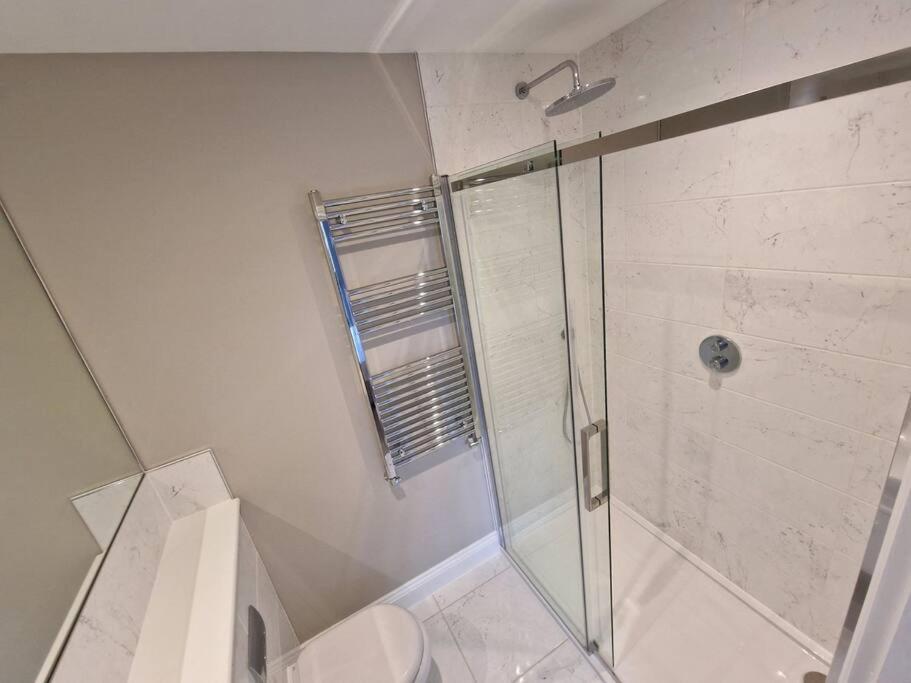 Vila Stunning Newbuilt 3 Bed House Sleeps 9 Edmonton Exteriér fotografie
