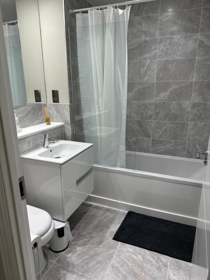 Vila Stunning Newbuilt 3 Bed House Sleeps 9 Edmonton Exteriér fotografie